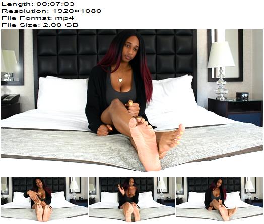 Tori Stinky Foot Show preview