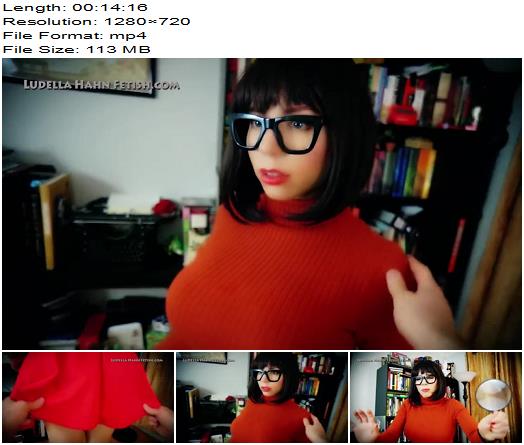 Ludella Hahn  Velma Scared Stiff A Cosplay Fetish Parody  Slow Freeze Statue Transformation preview
