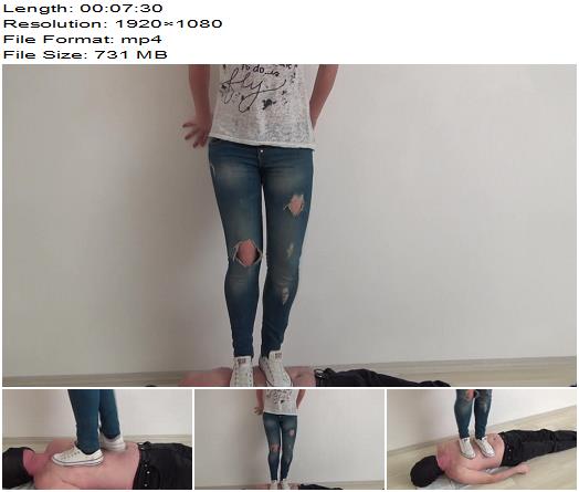 Laura trampling in jeans and gym shoes  Face Standing preview