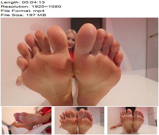 Noemis World  Barbara  This blonde knows what to do with her feet  Fetish preview