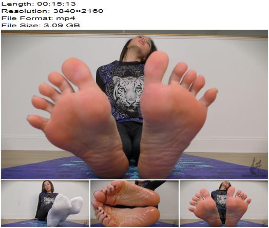 Janira Wolfe  Fuck The Floor For My Feet  Cocktease preview