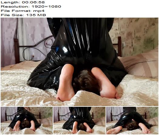 Latex Facesitting Female Domination preview