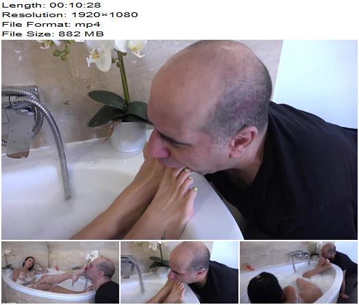 REA  Bath Time  Real Life Foot Worship And Servitude of GODDESS REA LONGEST LEGS studio preview