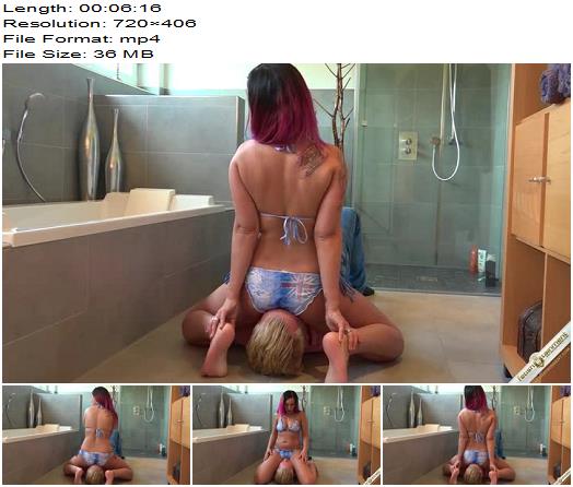 Lady Kitty starring in video Bikini Facesitting Session preview