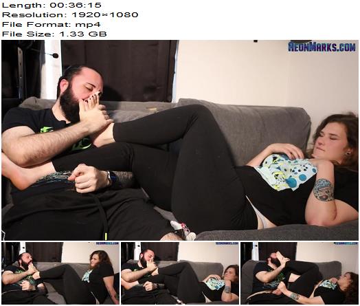 Cute Feet and Cumshots Nerdy Metalhead First Time Giving A Foot Smothering Handjob With Huge Cumshot Femdom preview