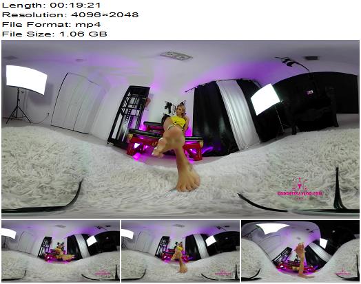 Goddess Taylor Knight  Goddess Taylor Squeeze Virtual Reality preview