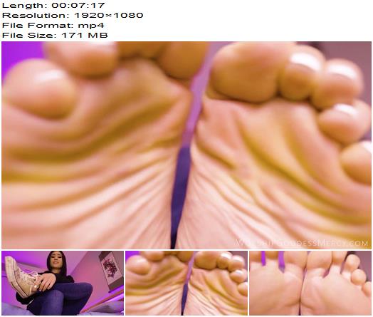 FunAussieCouple  Smothering Your Face With My Perfect Soles preview