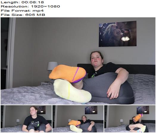 Goddess Lisa Lux Stroke For Stinky Socks preview