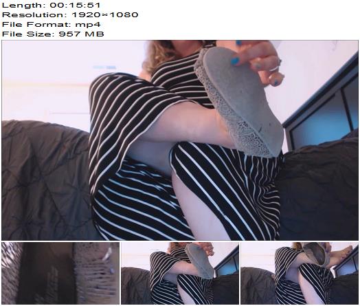 Goddess Lisa Lux Sweaty Smelly TOES preview