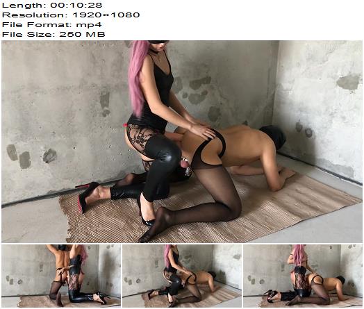 First time trying a bigger strapon dildo while hes in a chastity belt preview