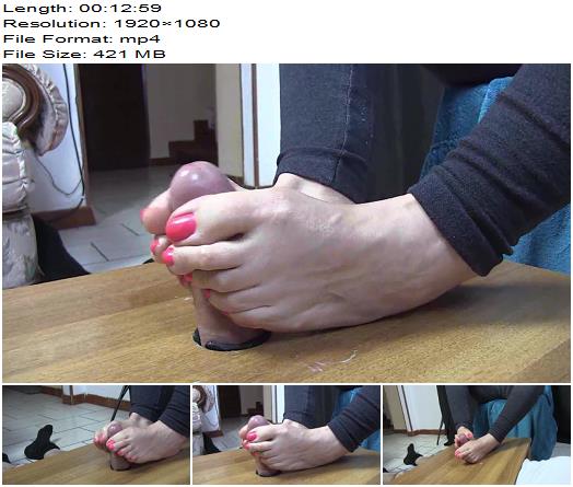 Mega Sborrata Piedi in Tacchi Rossi preview