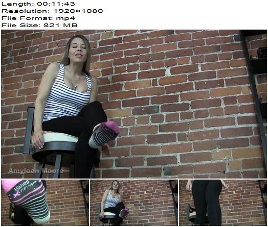 Amyleen Moore Red light green light dirty socks preview