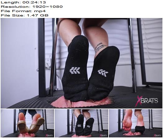 Bratty Foot Girls  Sunshine  Life under my Desk preview