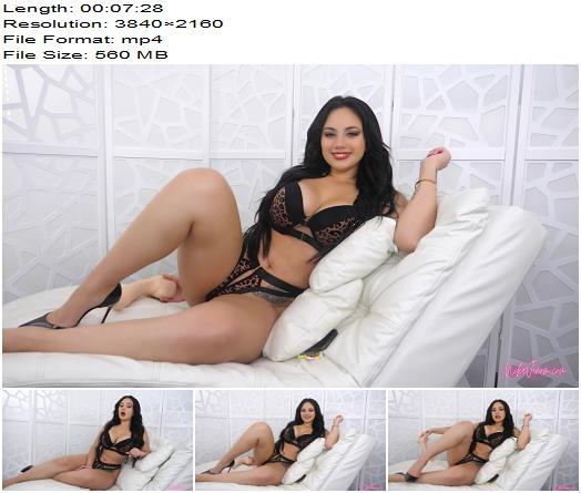 Nika Venom  I Made You A Grindr preview