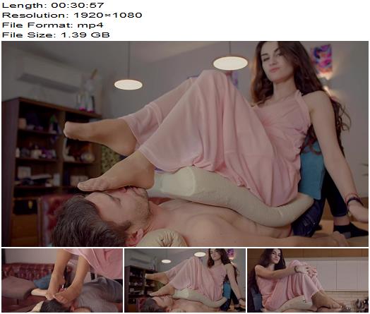 Dominant Femine  2 Clips  Man Under Lisa From Ukraine On The Table preview