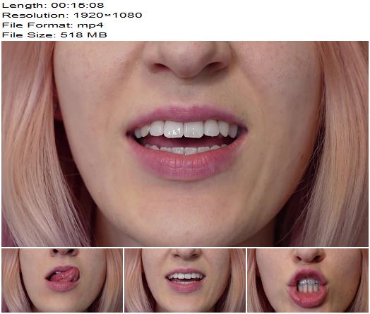 Sofie Skye  square lip fetish preview