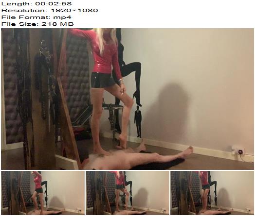 Lady Dark Angel UK  Barefoot Trampling Clips From One Of Todays Sessions preview