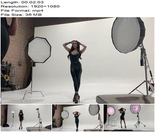 Lindsey Leigh May 2019 BTS Photoshoot preview