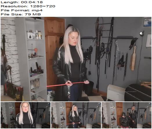 Mistress Athena  This was a added extra for my slave preview