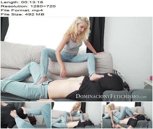 Dominaciony Fetichismo Agatha Fox Y Sus Pies Olorosos En La Boca Del Fetichista preview