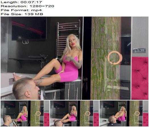 Mistress Saida  Worship Sweatty Snikers and Feet from Gym and Get Ballbusted preview