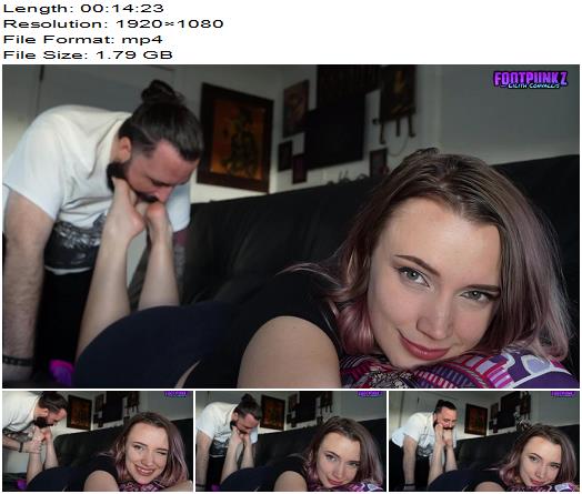 Cute Feet and Cumshots  Nerdy Gamer Girl Lilith First time Foot Worship  Tickling preview