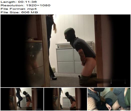 Lady Divine Money  Mein neues Ballbusting Opfer  GERMAN preview