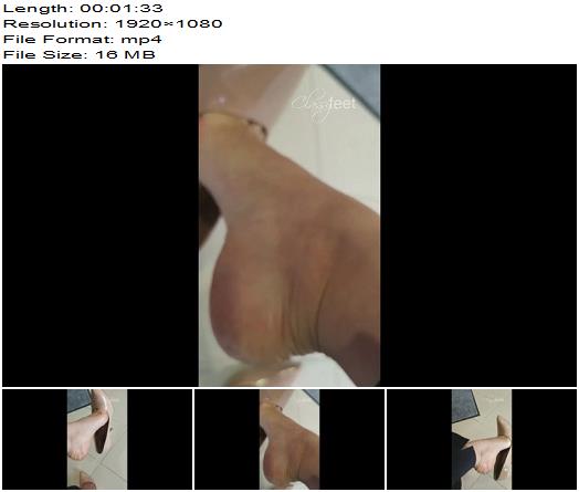 Classy Feet  Sofia 027 classyfeet2106201938786393super sweaty feet and shoeplay at the hairdresser  FootJob preview