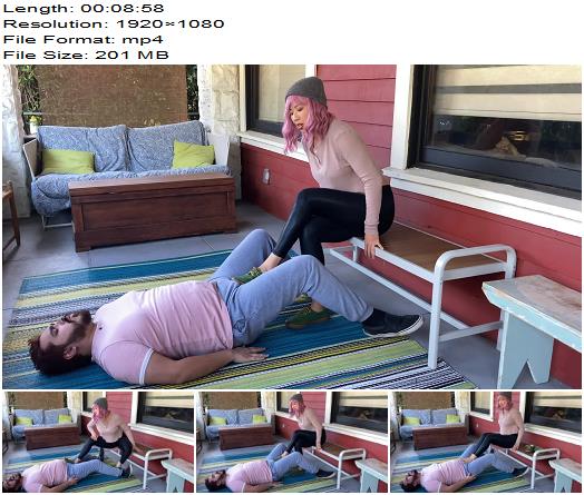 BeastsCage  Lucy Stomping Her Shoes Clean preview