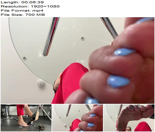 Feetwonders  Handyman is a foot perv preview