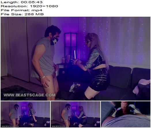 BeastsCage  Evelynn Cosplayer Busts Balls After AX preview