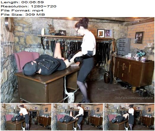 Glasgow Mistress Megara Furie  Glove Worship And Ball Slaps preview