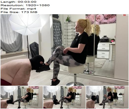 Lady Fabiola  His first ballbusting preview