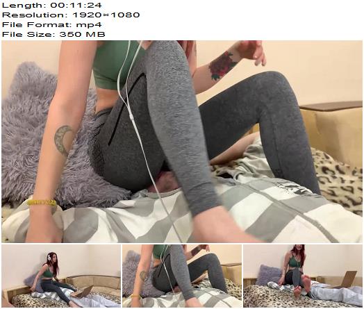 PPFemDom  Amateur Fullweight Facesitting In Yoga Pants And Pov Facesit preview