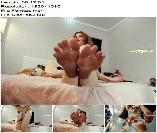 Ladybigsmile  Bare Feet Long Legs Tease Upskirt Strip preview