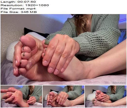 Dakota Fade  Teaching You How To Massage Feet preview
