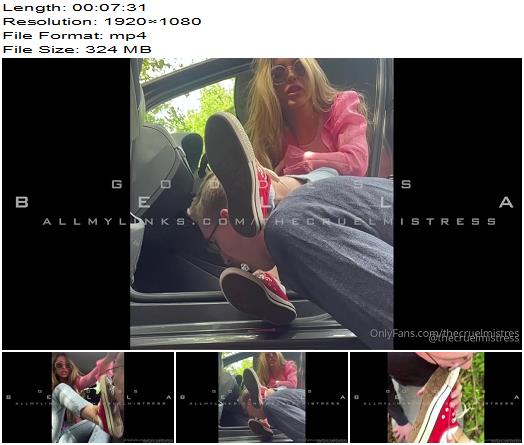 Iwantbellaa  Goddess Bella  Outdoor shoe cleaning preview