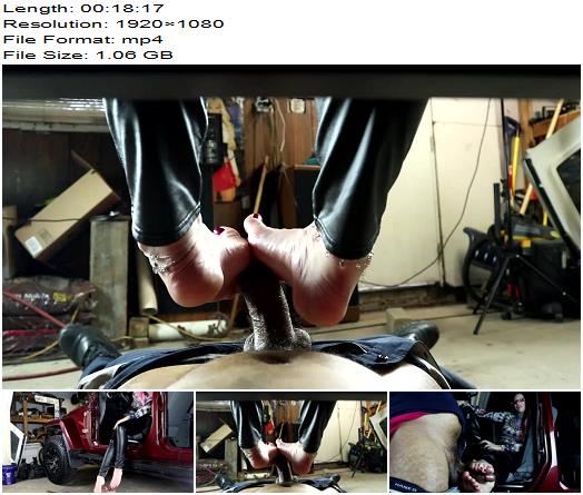 Joeys FeetGirls  Vicky Vixx Needs A Mechanic preview