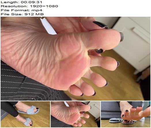 Goddess Grazi Come smell and suck my feet and my stinky slippers preview