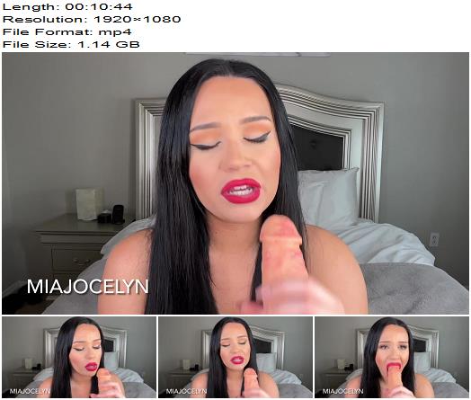 Mia Jocelyn  MOMMYS RED LIPSTICK FACIAL preview